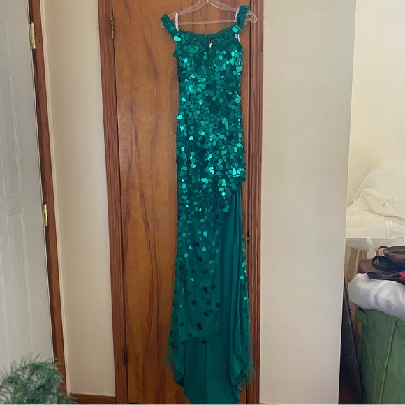 Jovani Emerald green cut glass gown w train Pageant/prom off the shoulder - Picture 7 of 16